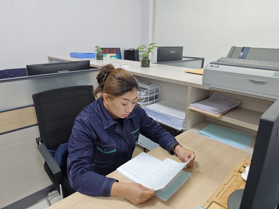 女工务员日记，职场生活的细致记录与最新章节更新